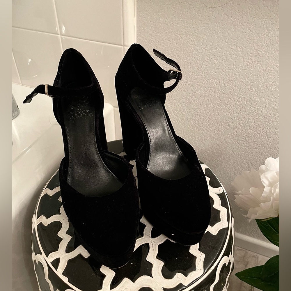 Vince Camuto Black Velvet Platform Pumps very lightly worn